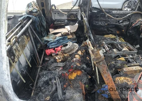 2004 Chevrolet Silverado K1500 z USA, uszkodzony, nr VIN 2GCEK19T441183352